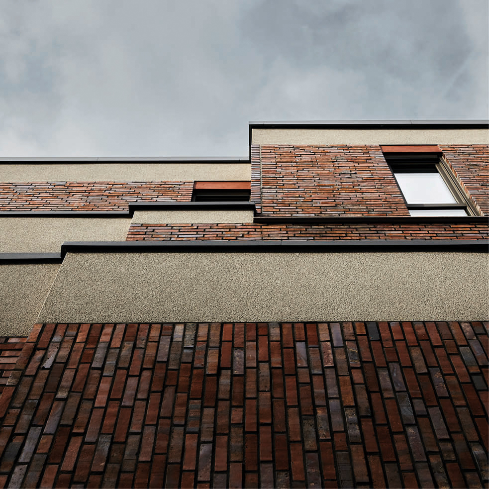 Mehrfamilienhaus Luggesmühle Foto Fassade Versprünge